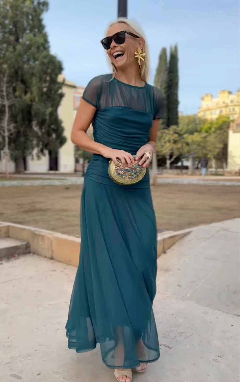 Γυναικείο φόρεμα από σιφόν σε άνετη γραμμή με στρογγυλή λαιμόκοψη και ραφές-GR